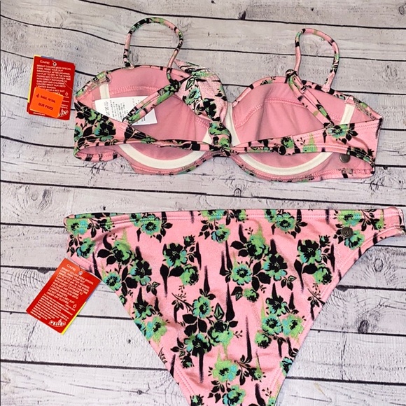 🌵🌸 Volcom pink Break it up bikini set 🌸🌵 - Picture 8 of 8